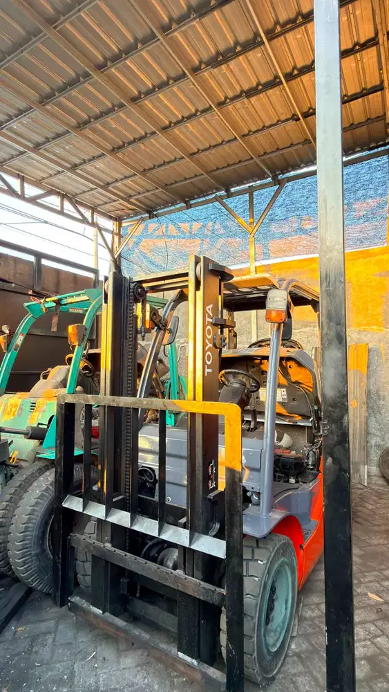TOYOTA 3 TON MAST 3 METER STD TAHUN MUDA BERGARANSI