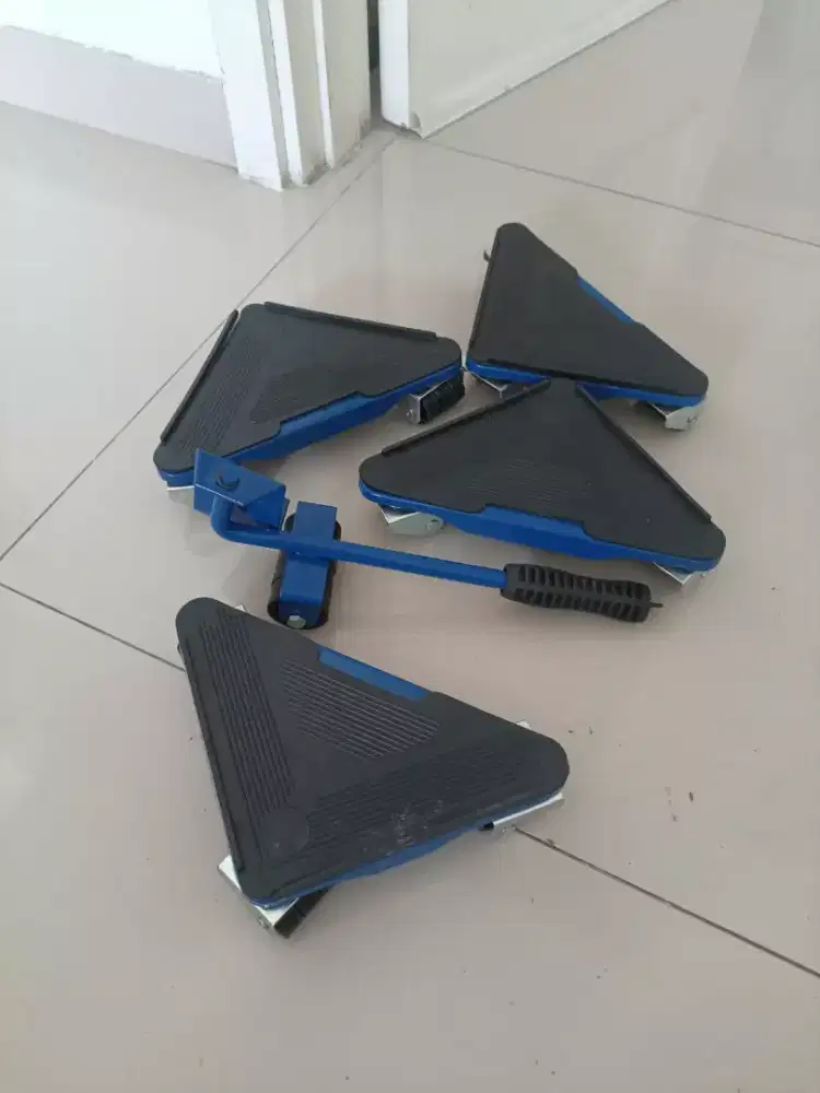 Dongkrak untuk lemari