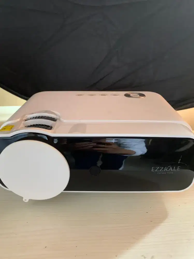 PROYEKTOR MINI EZZRALE EZ320