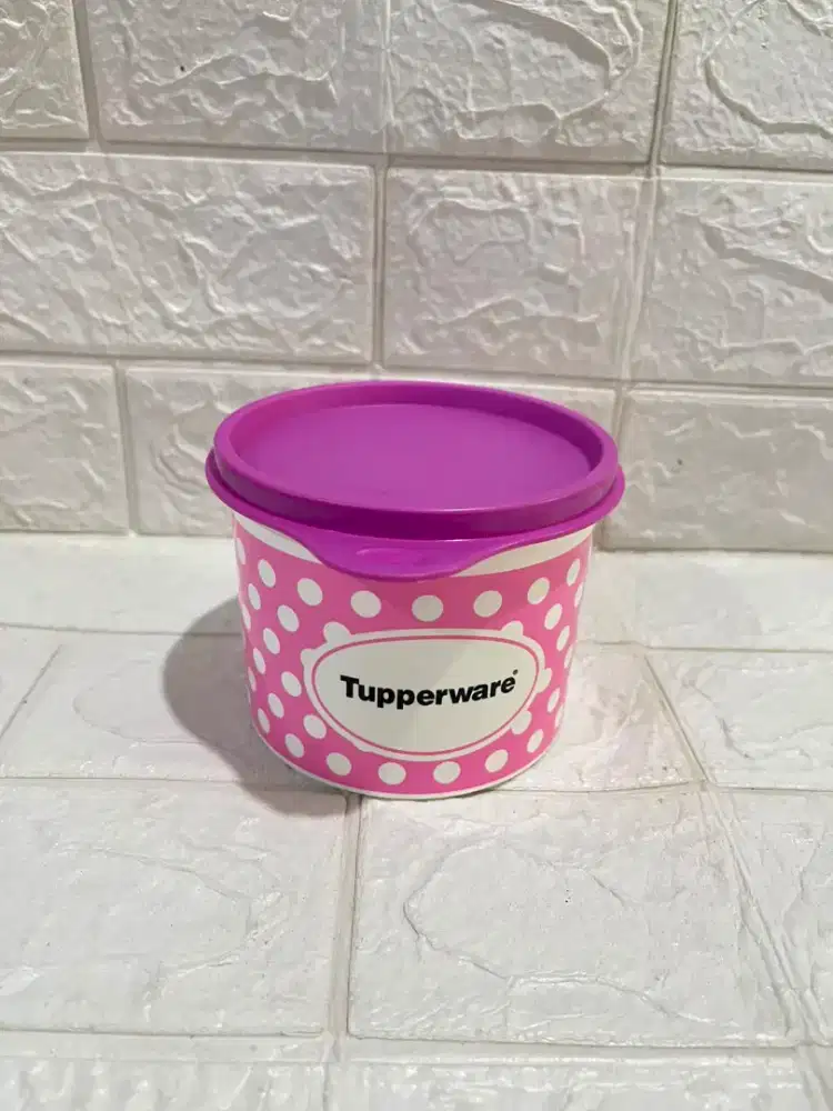 Tupperware Polkadot ungu Canister