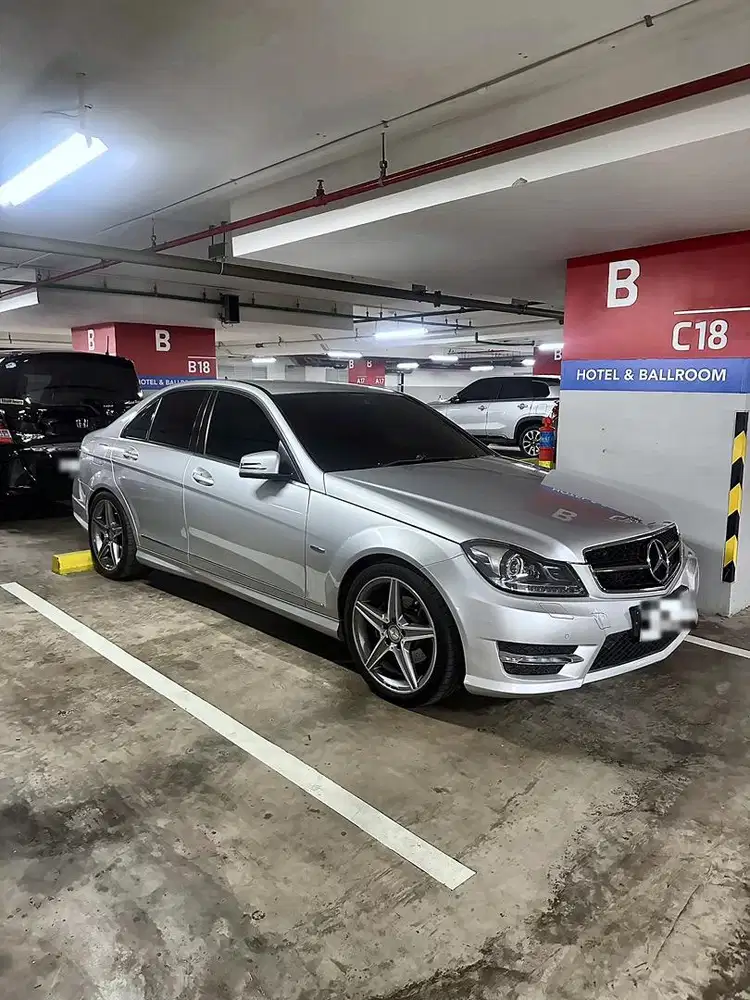 Mercedes-Benz C-Class 2012 Bensin
