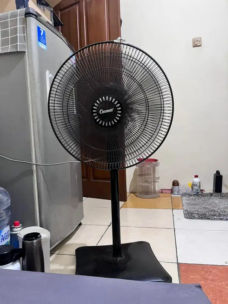 Kipas Angin Cosmos 16 SDB