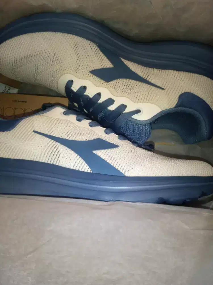 Sepatu Running Diadora