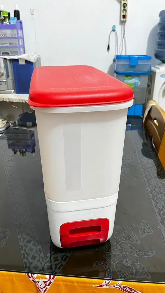 WTS – Dispenser Beras Tupperware 10 Liter