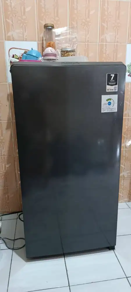 Kulkas AQUA 1 Pintu Dark Silver Lengkap Kardus & Garansi (Edisi Pindah