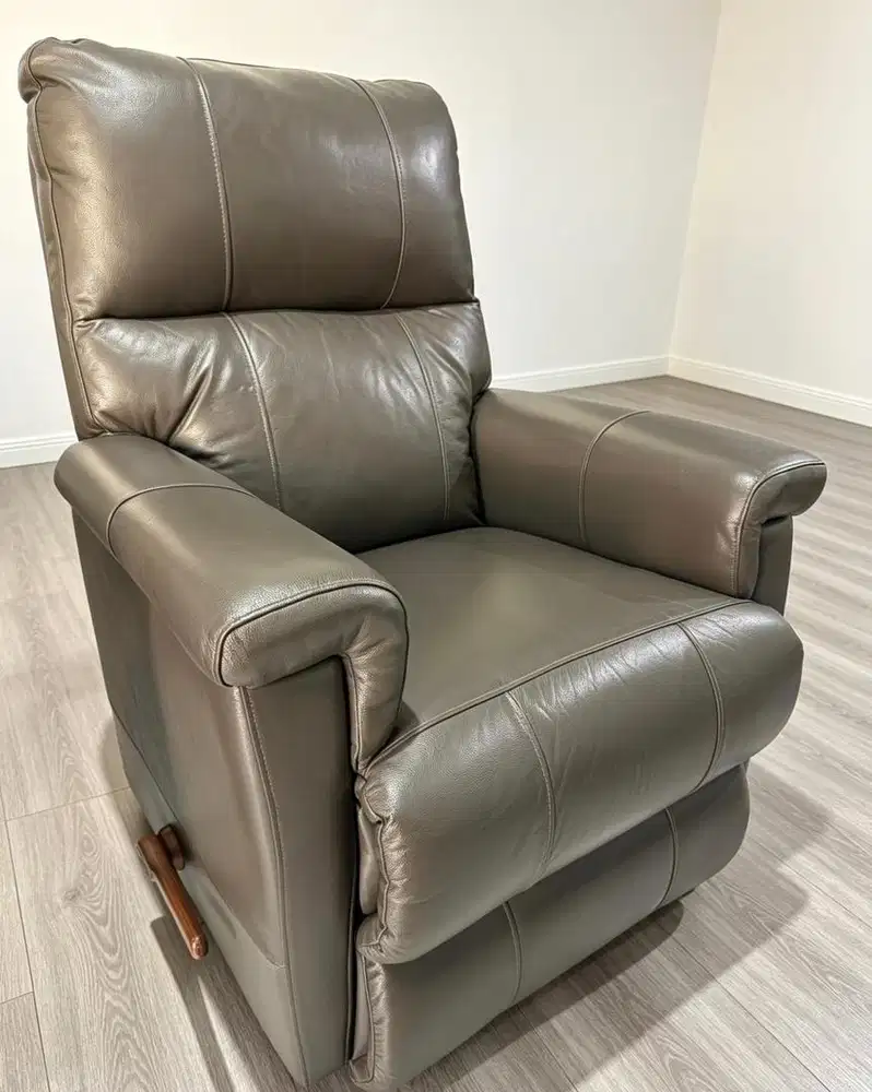 Sofa LazBoy Brand US Leather Ethan Rocker Recliner