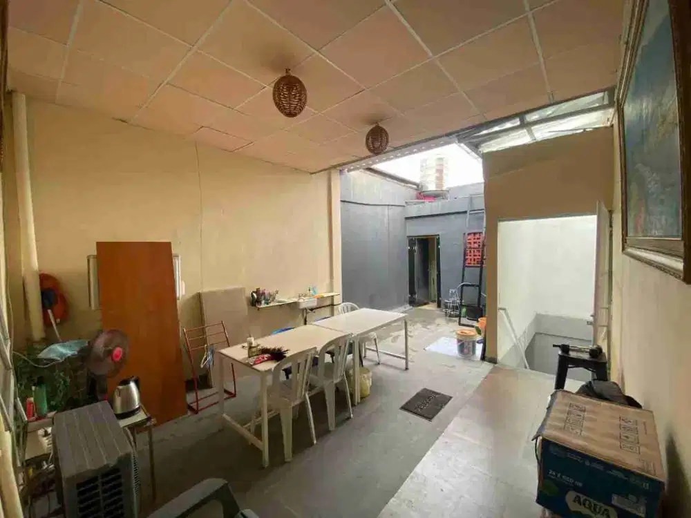 Dijual Ruko Manyar Kertoarjo Area Komersial Siap pakai Cocok untuk kantor usaha dll