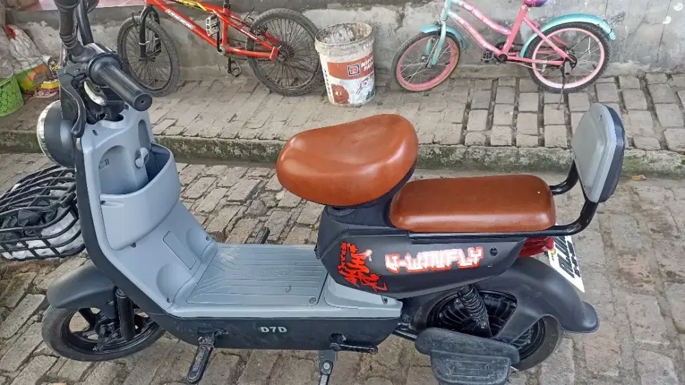 Sepeda Listrik Uwinfly D7D