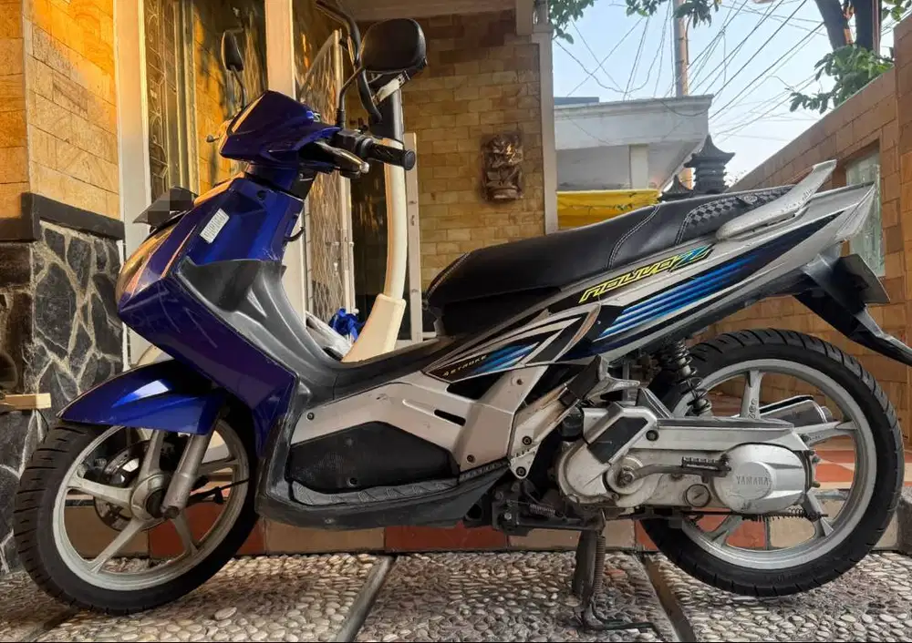 Yamaha Nouvo Z Warna Biru Tahun 2005 langsung atas nama penjual