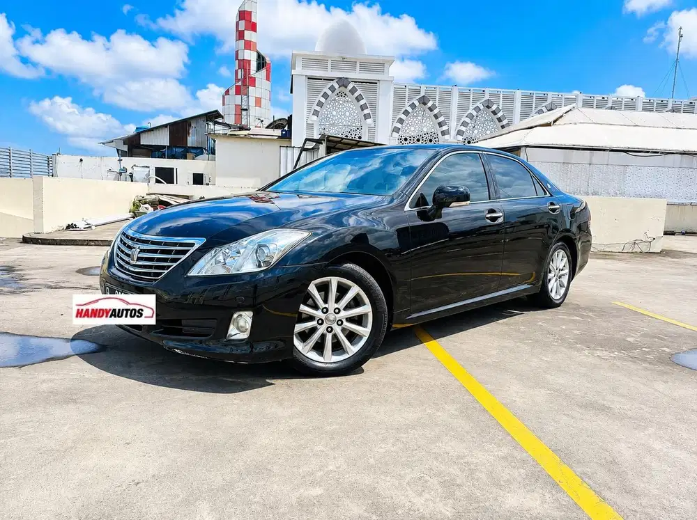 Toyota Crown 3.0 Royal Salon 2009 Automatic Hitam