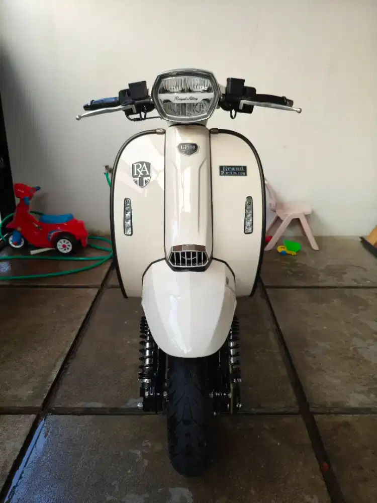 Royal Alloy GP 150 Ivory 2023