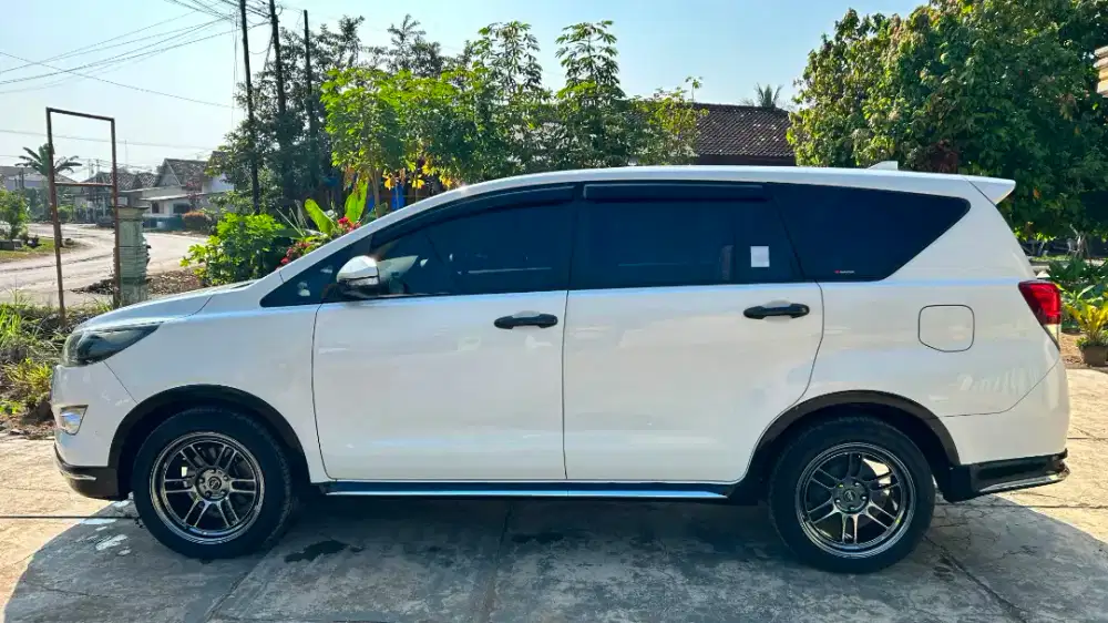 Kijang Inova Reborn 2016 V AT