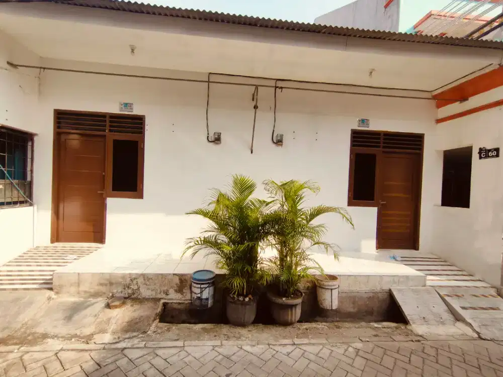 Di kontrakan 2 rumah