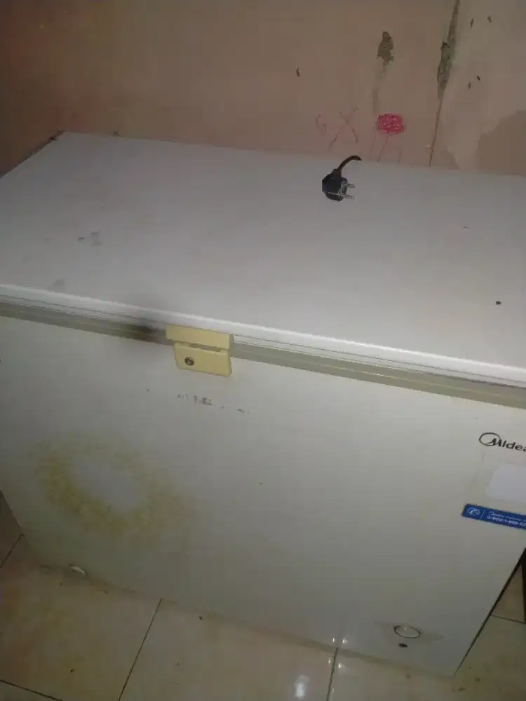 Kulkas freezer es