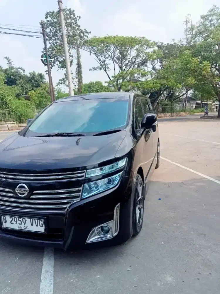 Nissan Elgrand 2011 Bensin