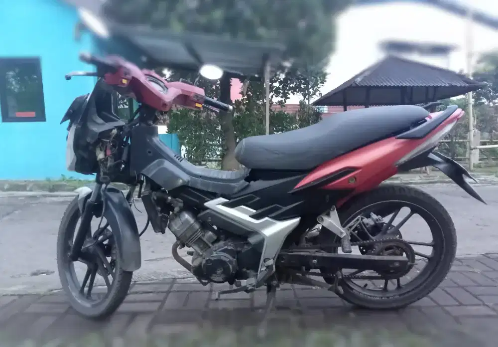 Honda Cs1 tahun 2008 (B)  ss LKP  warna merah minusan