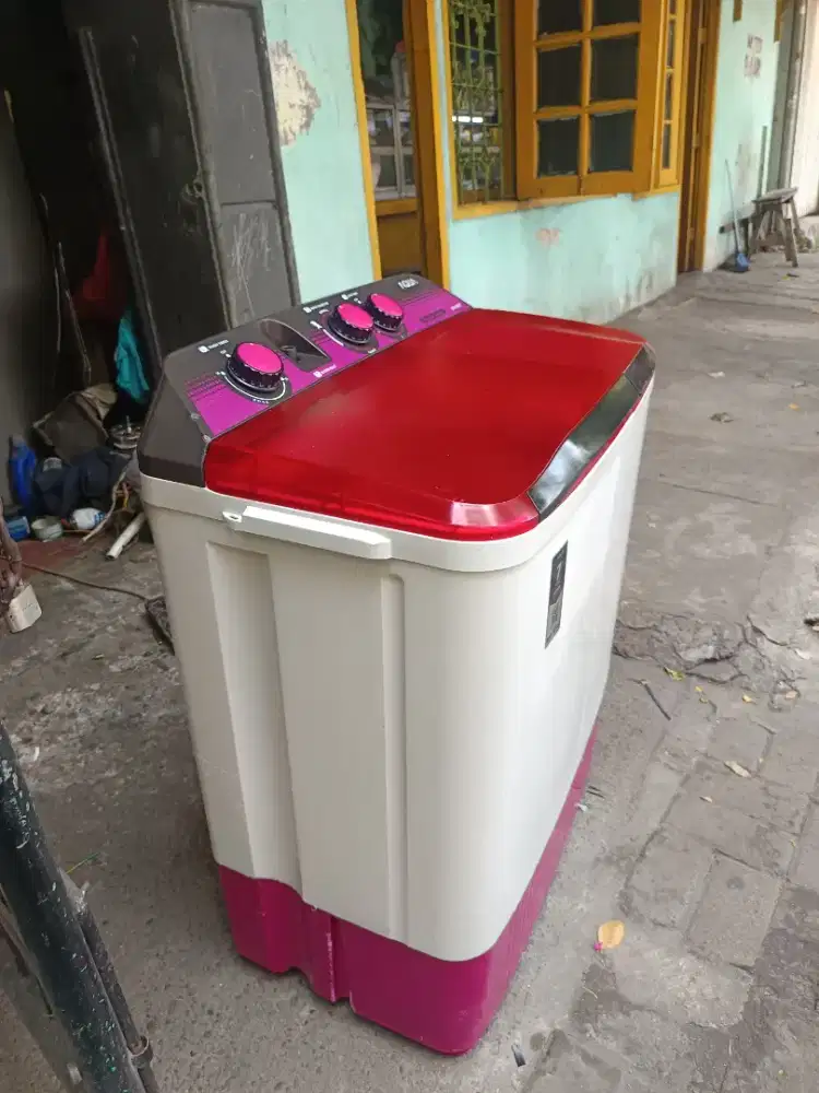 Mesin cuci 2 tabung merk aqua