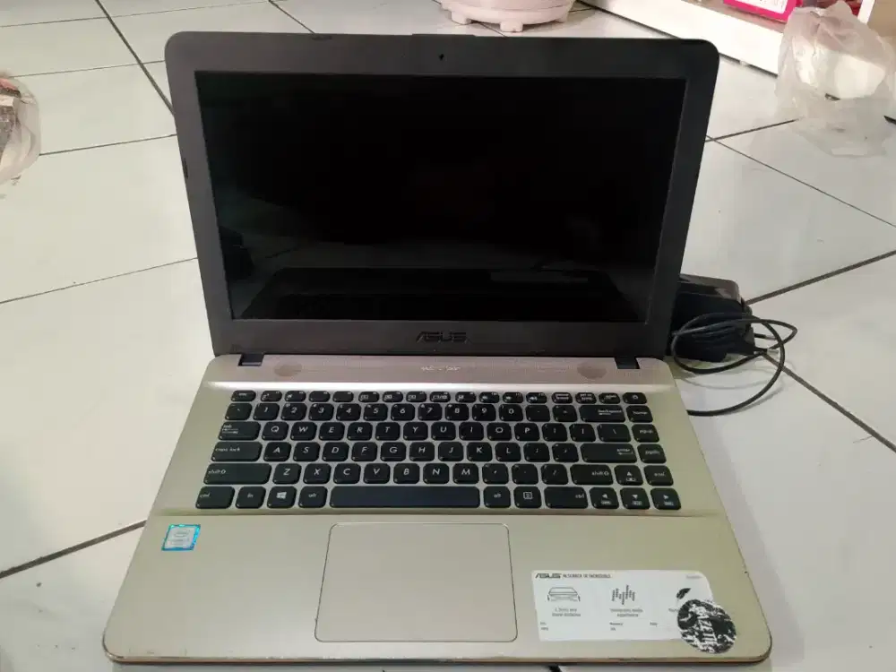 Laptop azus i3 6006u cpu