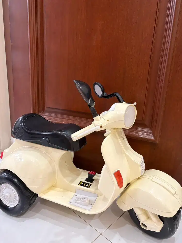 PRELOVED! Pespa anak dengan charger