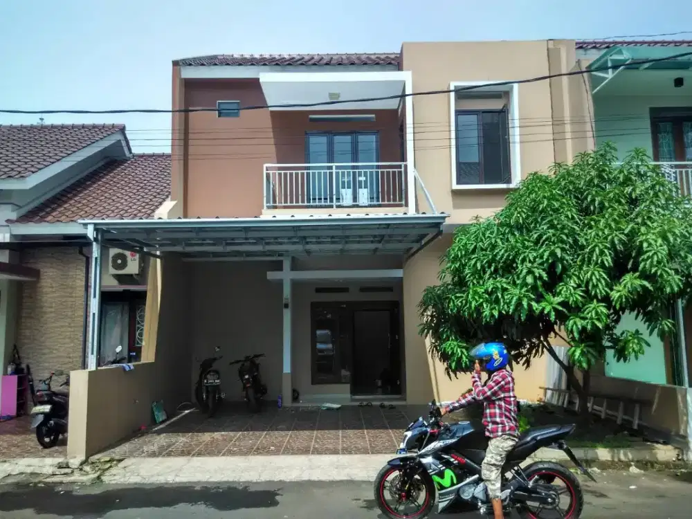 Disewakan Tahunan Rumah Cluster 2 Lantai Pinggir Jalan Utama Kahfi 2