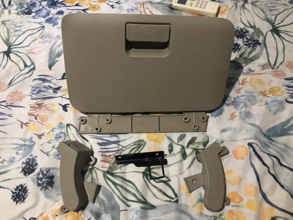 Glove box evalia