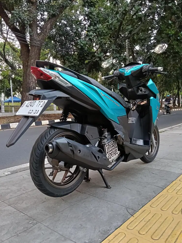 DIJUAL CASH HONDA VARIO 150 LED OLD THN 2015 PJK IDUP SIAP PAKAI