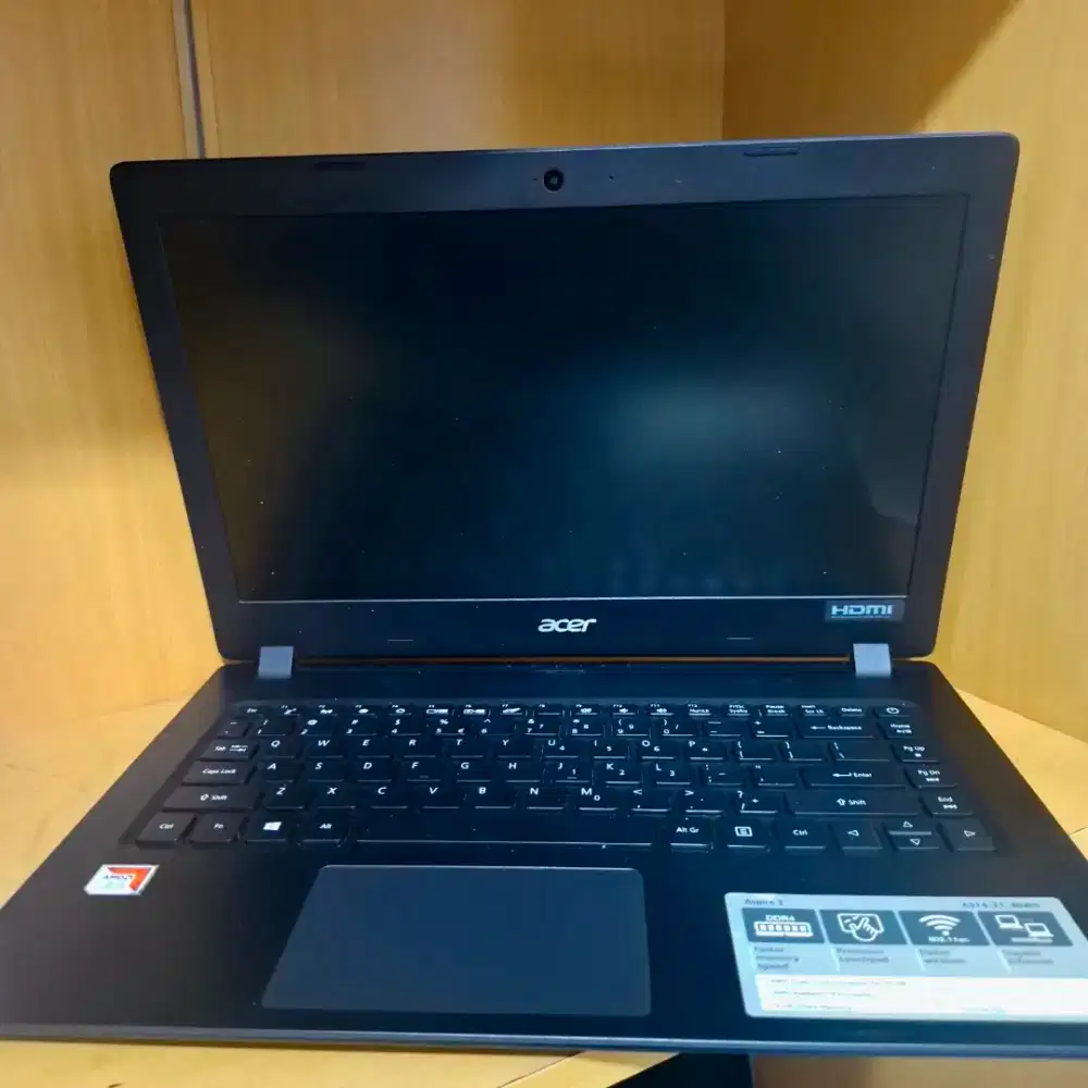 ACER A314-21. RAM4GB SSD256GB. Siap pakai & bergaransi!