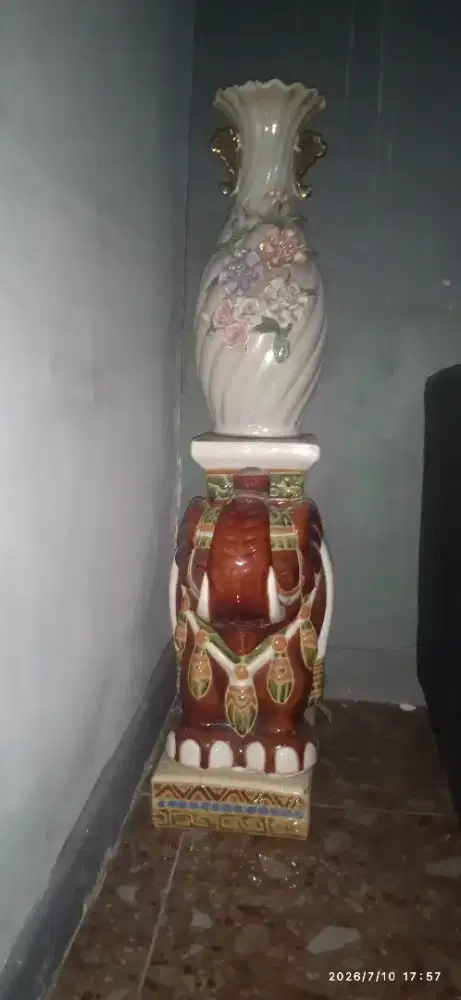 VAS KERAMIK KLASIK & DEKORASI