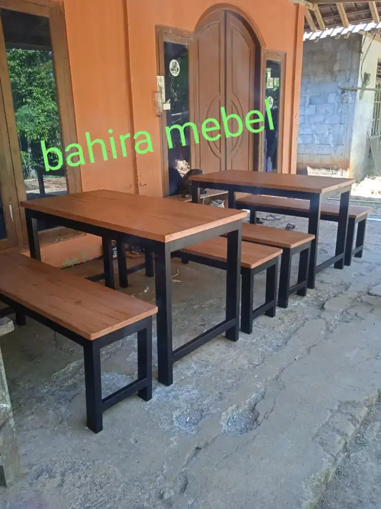 Meja kursi model