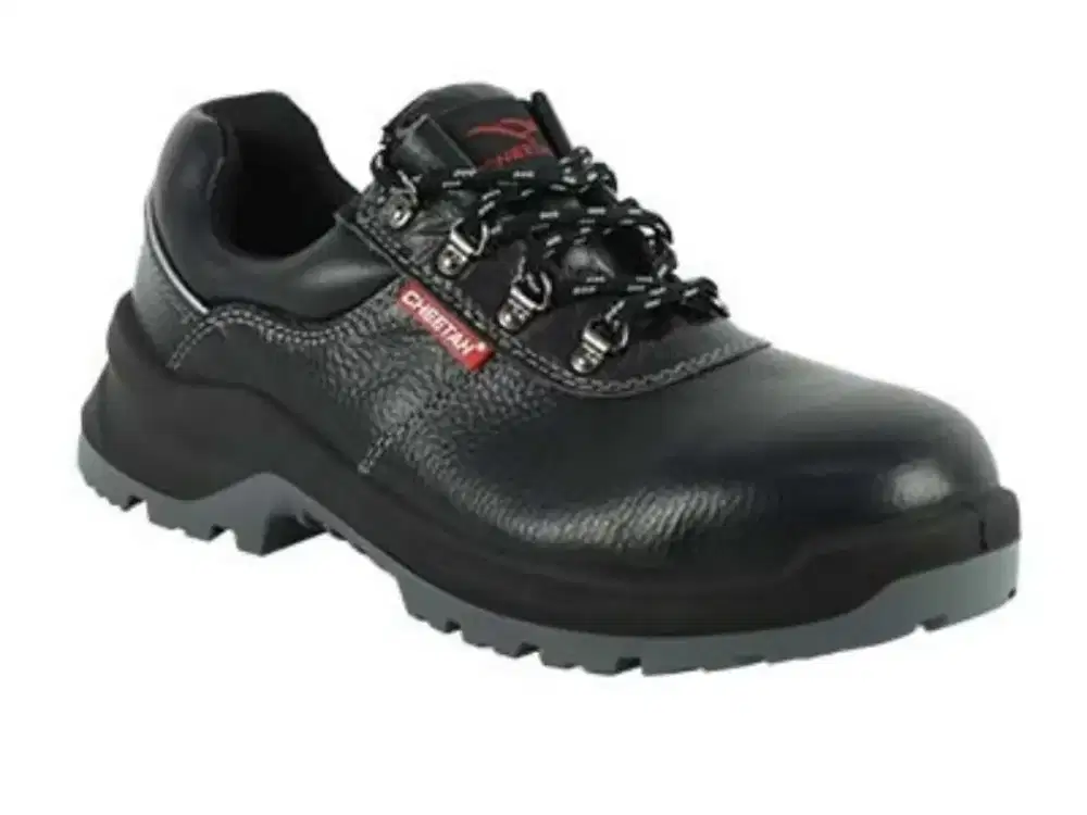 Sepatu safety tali merk cheetah ukuran 43