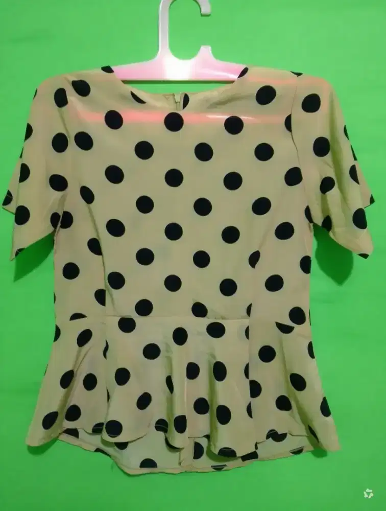 Baju atasan wanita
