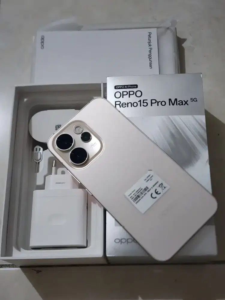 Oppo Reno 15 Pro Max 5G 12/512Gb, warna Gold, kondisi 100% Mulus