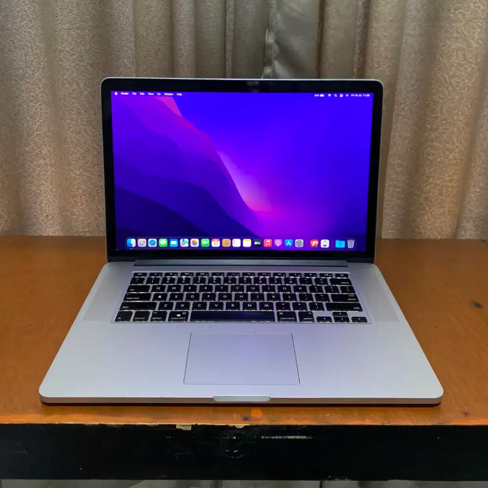 MacBook Pro 2015 15 16/256 Termurah !
