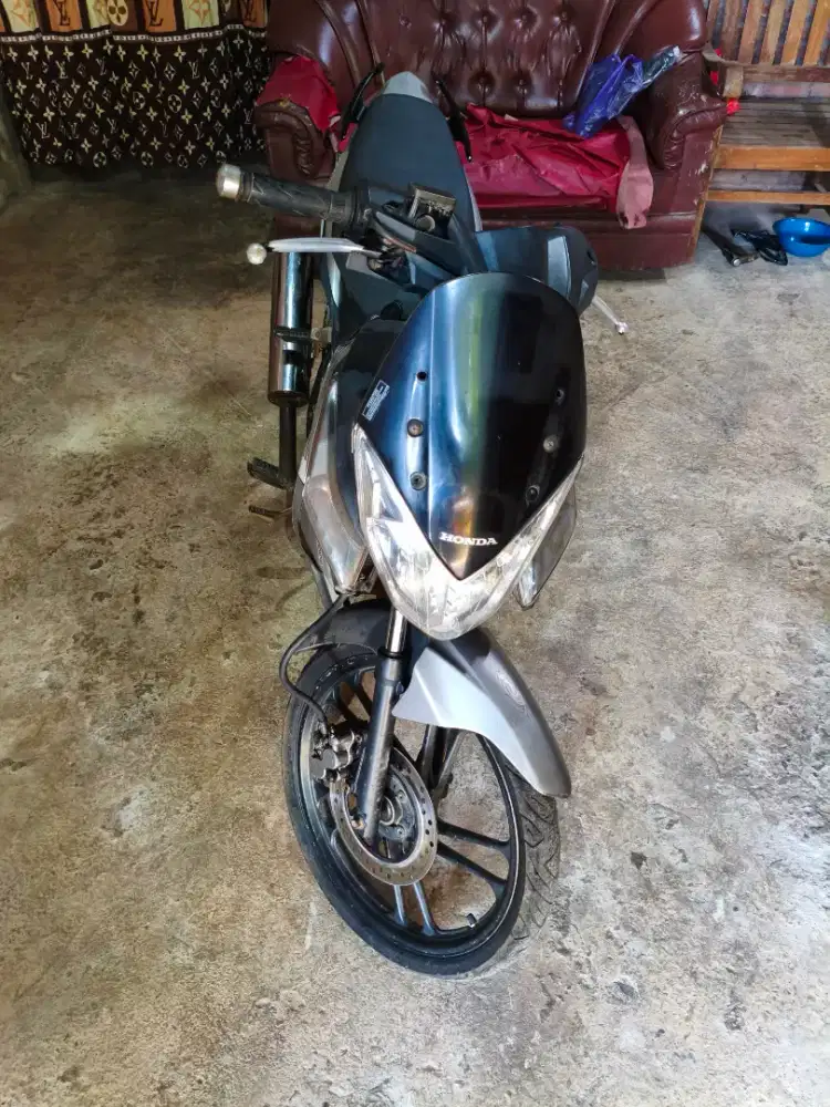 Honda cs one silver
