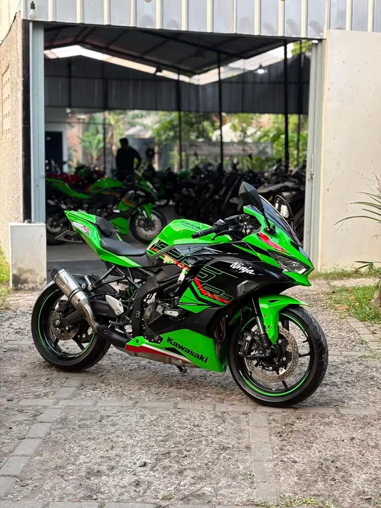 ZX25RR LIKE NEW SUPERB