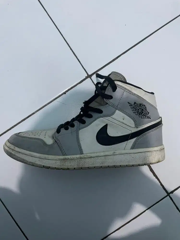Nike Air Jordan 1 Mid Light Smoke Grey