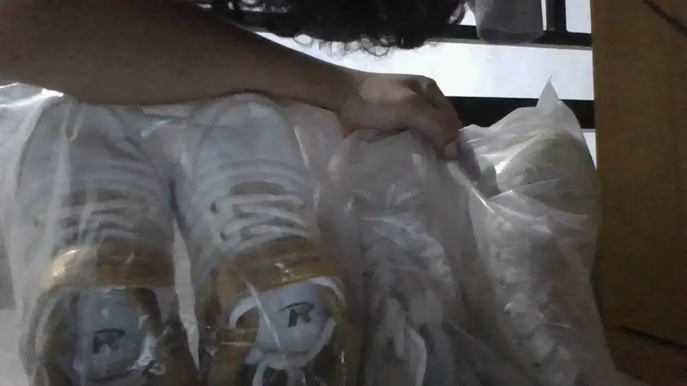 sepatu ,semua merek,model bisa dibawak joging,bisa juga dibawak jalan,