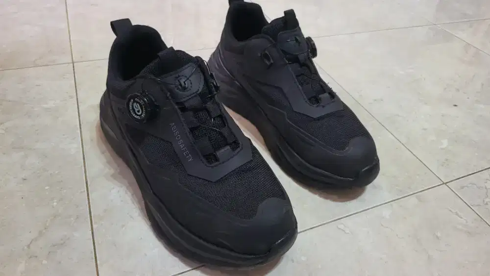 Sepatu Sport Safety