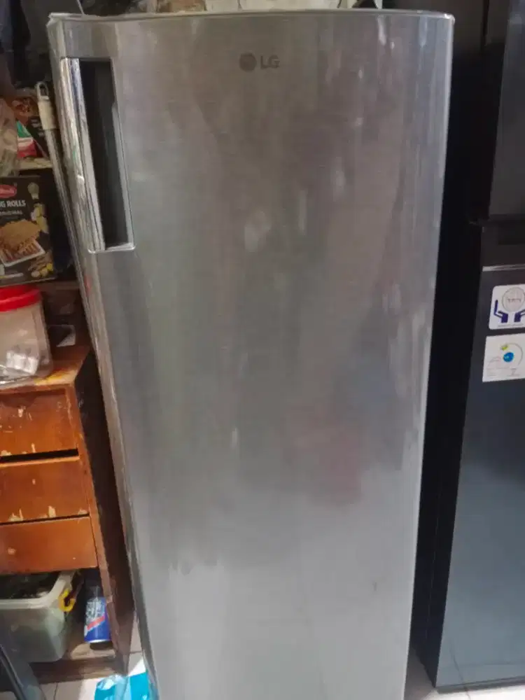 Dijual freezer LG