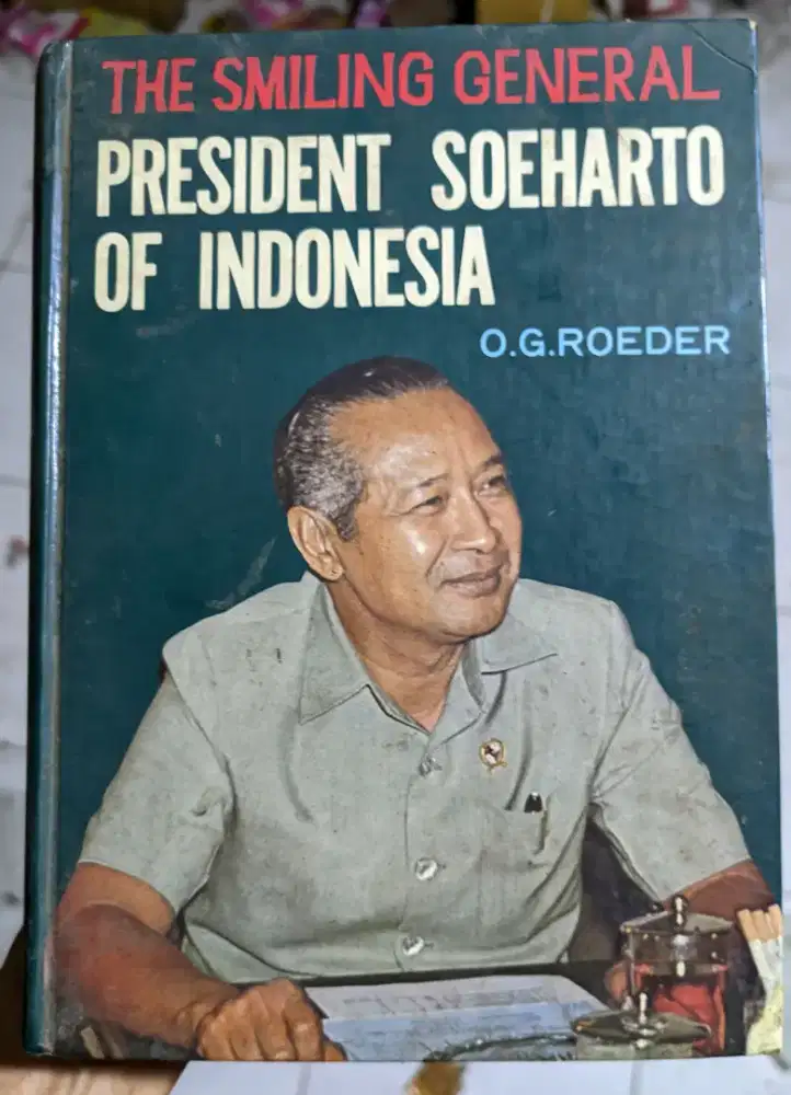 Buku the smiling general dan Bung Hatta