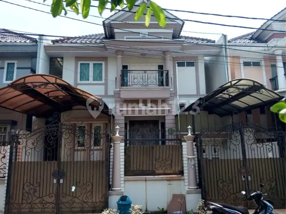 Rumah Semi Furnished, Rapih, Akses Mudah dan Siap Huni di Daan Mogot Baru