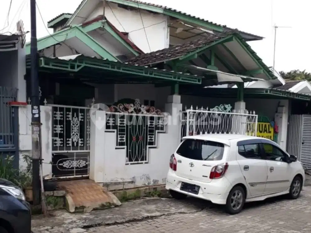 Rumah Strategis Dkt Mall, Sekolah Dan Supermarket di Kalideres