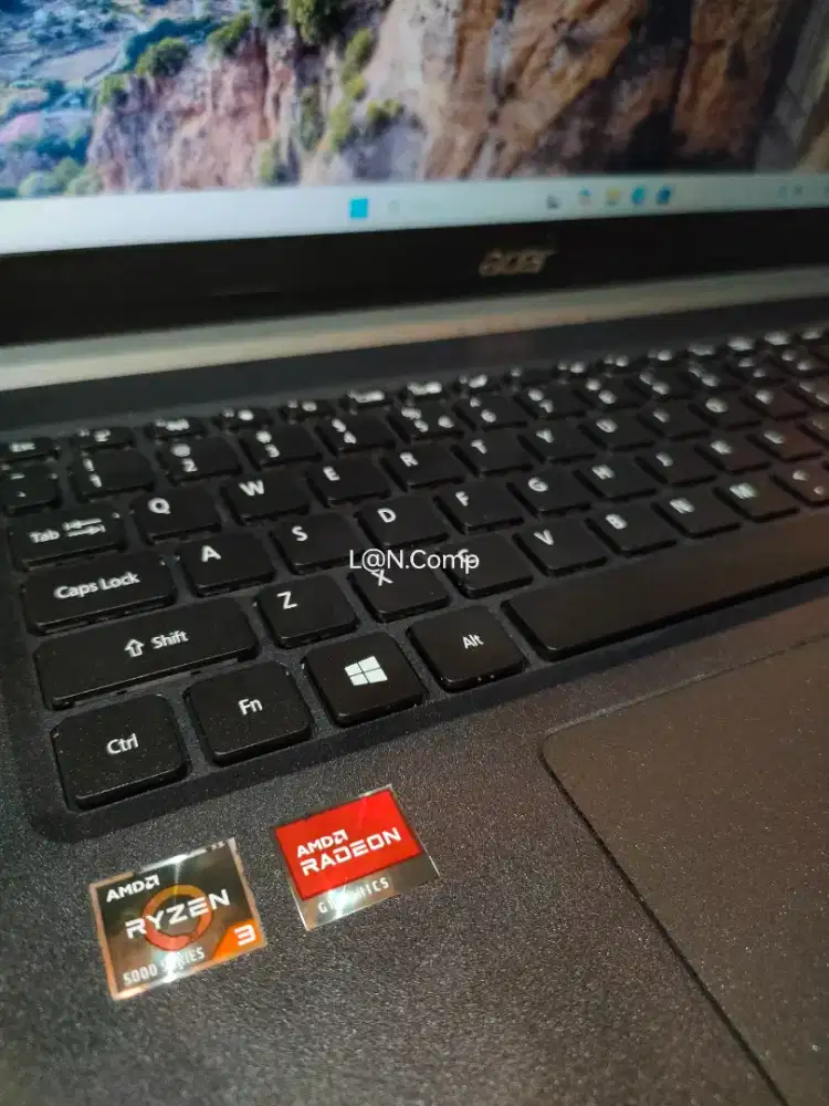 Acer Ryzen 3-5300U Ram 12/512 nvme ssd