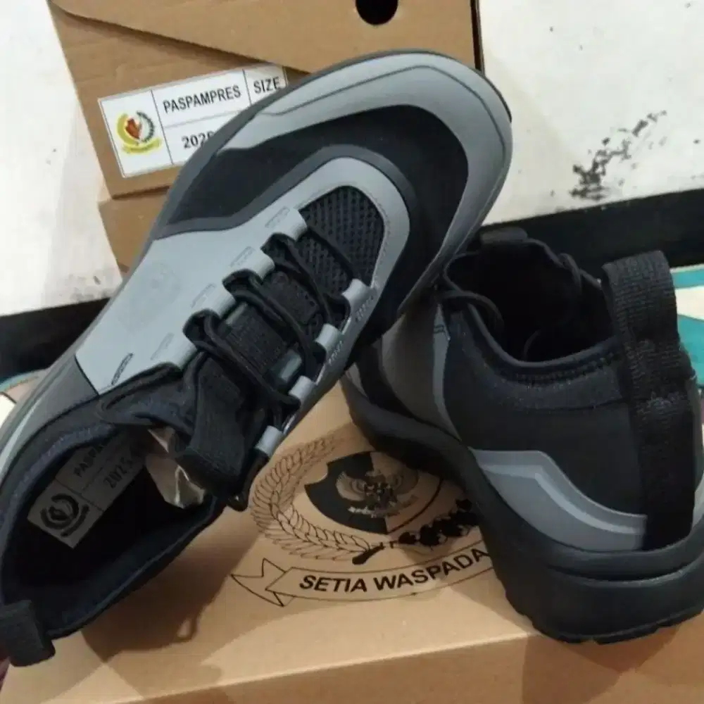 Jual sepatu paspampres pembagian Uk 45 Baru