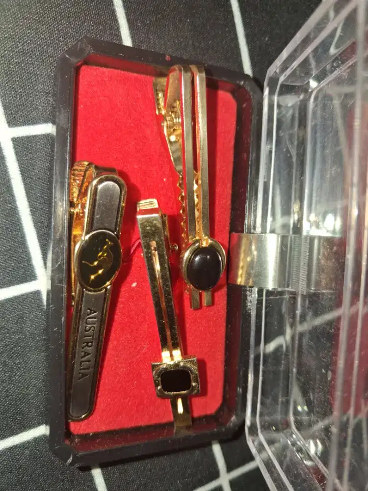Penjepit dasi dan bandul vintage