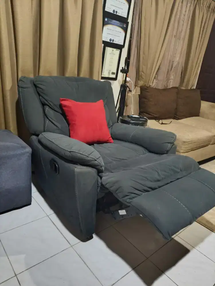 Kursi Recliner Informa
