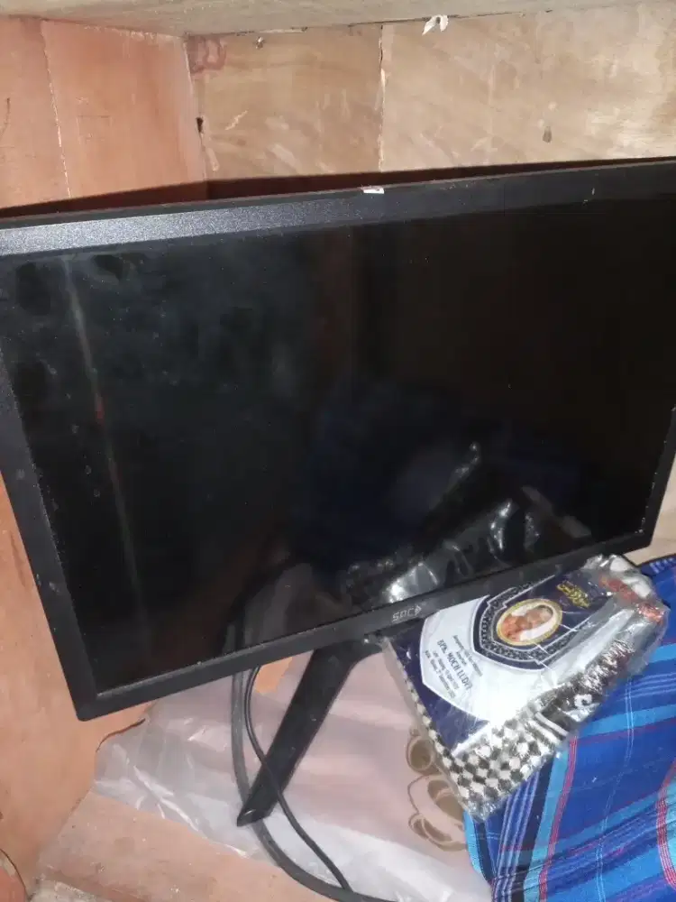 monitor 24 inch merk spc