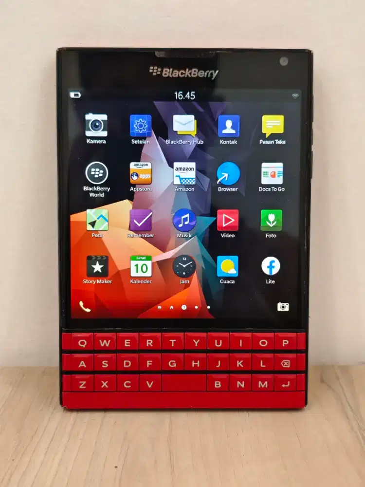 BLACKBERRY PASSPORT RED EDITION KONDISI ALL NORMAL MULUS SIAP PAKAI