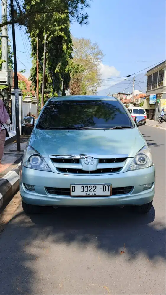 Toyota kijang Innova v mt 2005 silver