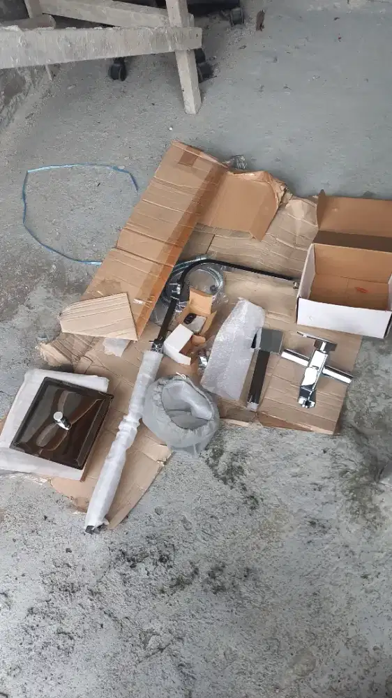 Dijual keran shower mewah harga murah. Merk SUBRON type HS-01